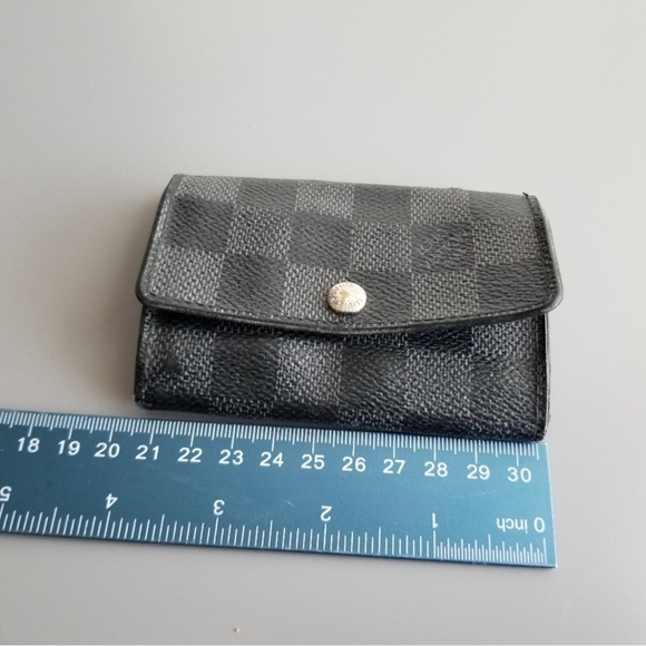 LV Graphite Key Holder (Louis Vuitton) - Picture 9 of 11